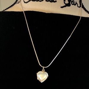 925 Silver 18” Snake Chain w/ Pretty 925 Heart  Locket w/ Moon Opal Inlay